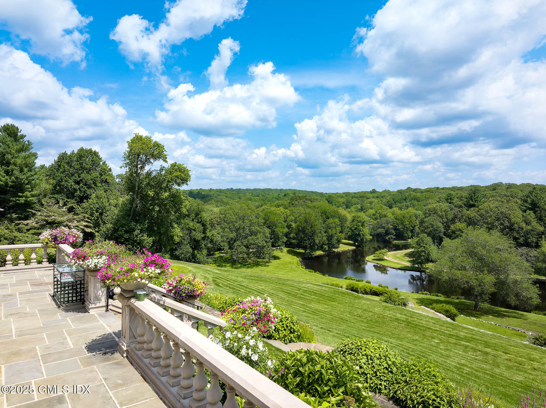1233 Rock Rimmon Road Stamford, CT 06903 - Photo 26 of 50 a view of a garden with houses