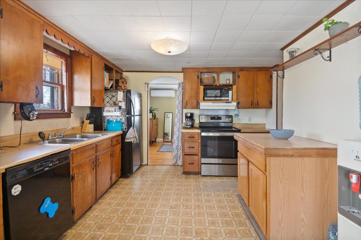 251 Hunt Road New Haven, VT 05472 - Photo 7 of 49