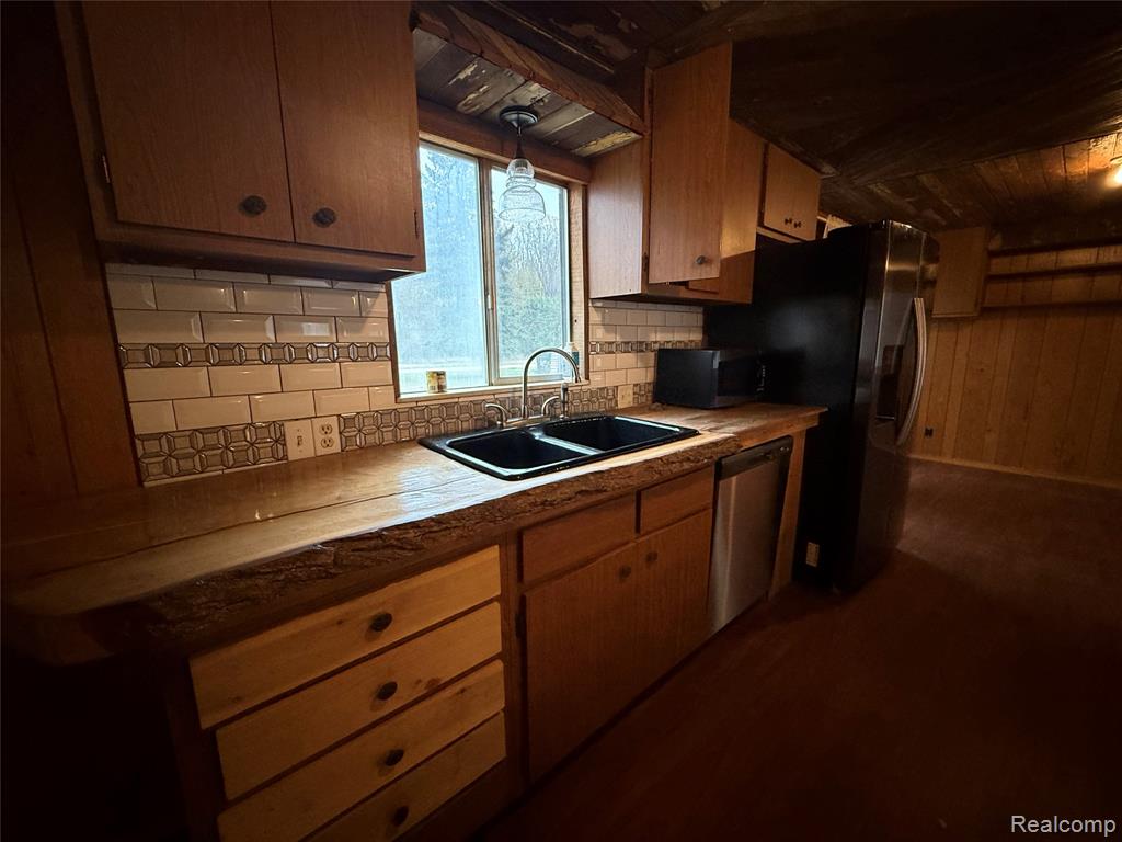 4126 Montgomery Road Marlette, MI 48453 - Photo 7 of 13
