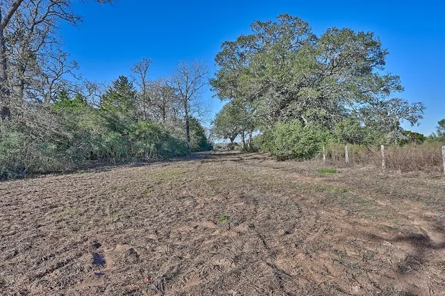 $3,340,725 | 1400 FM 2434, Weimar, TX 78962
