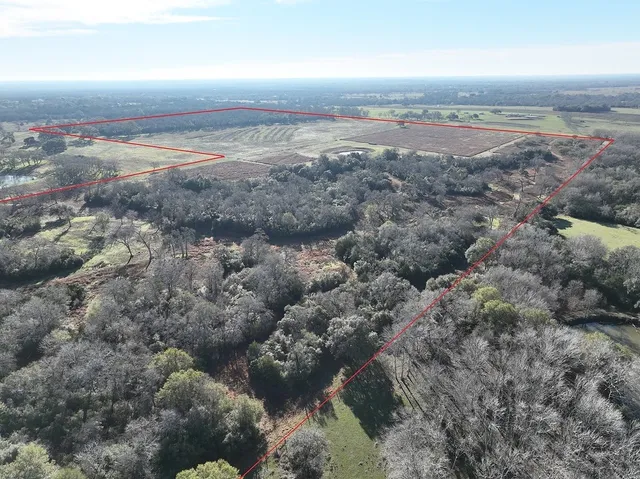 $3,340,725 | 1400 FM 2434, Weimar, TX 78962