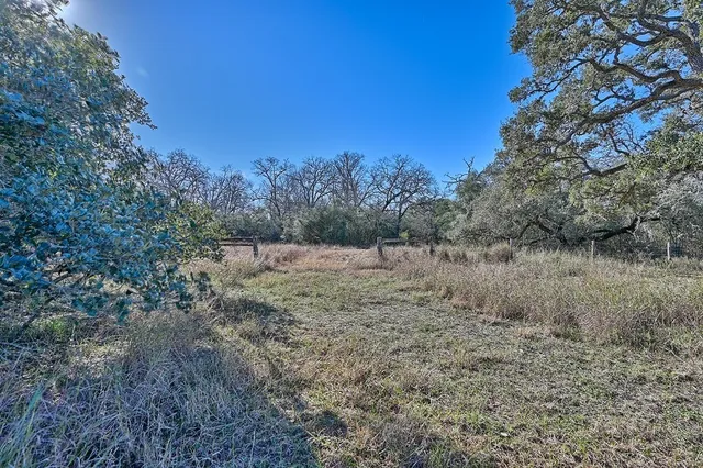 $3,340,725 | 1400 FM 2434, Weimar, TX 78962