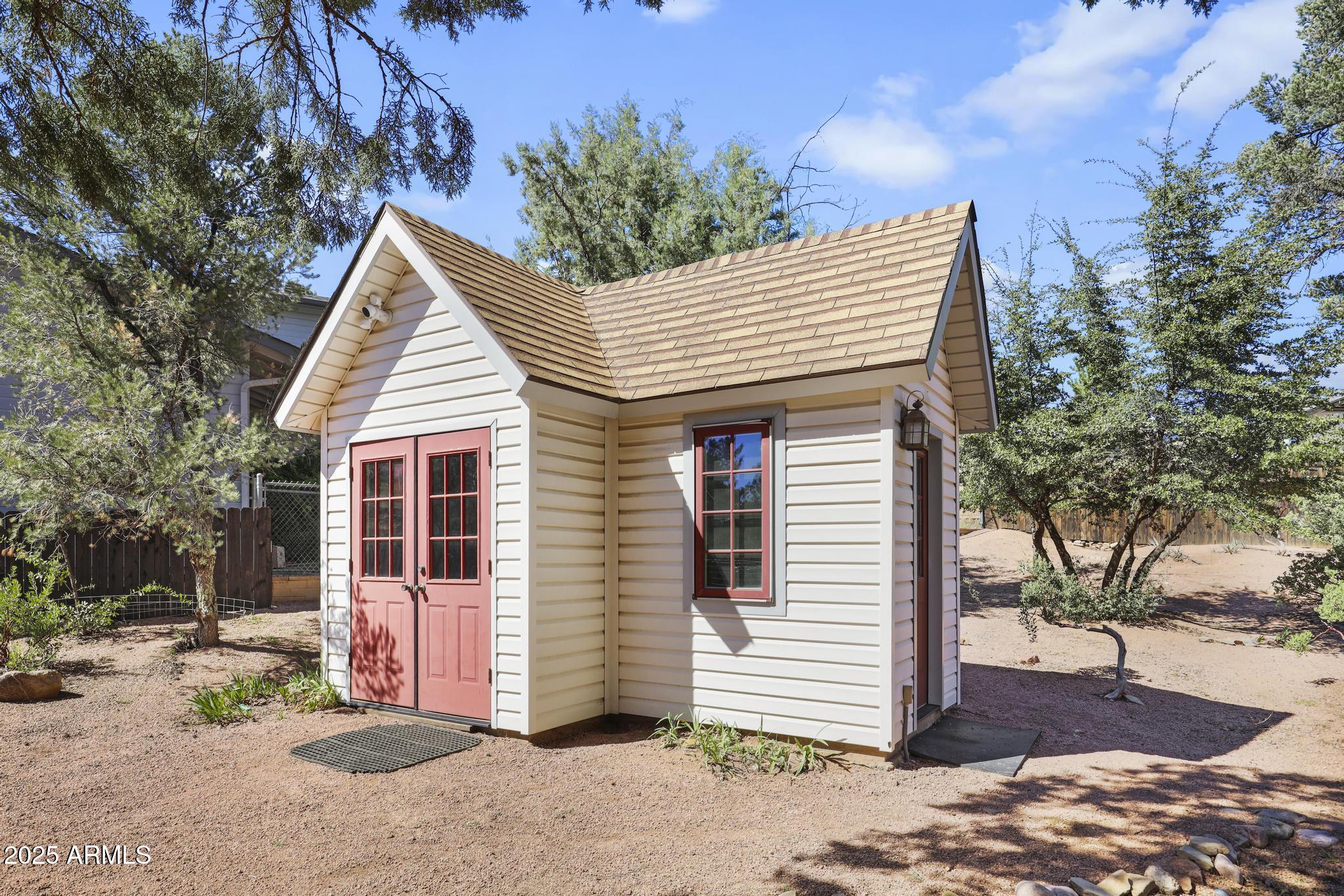 511 North Hemlock Circle Payson, AZ 85541 - Photo 24 of 33 511 N Hemlock Circle Outdoor Office Exte