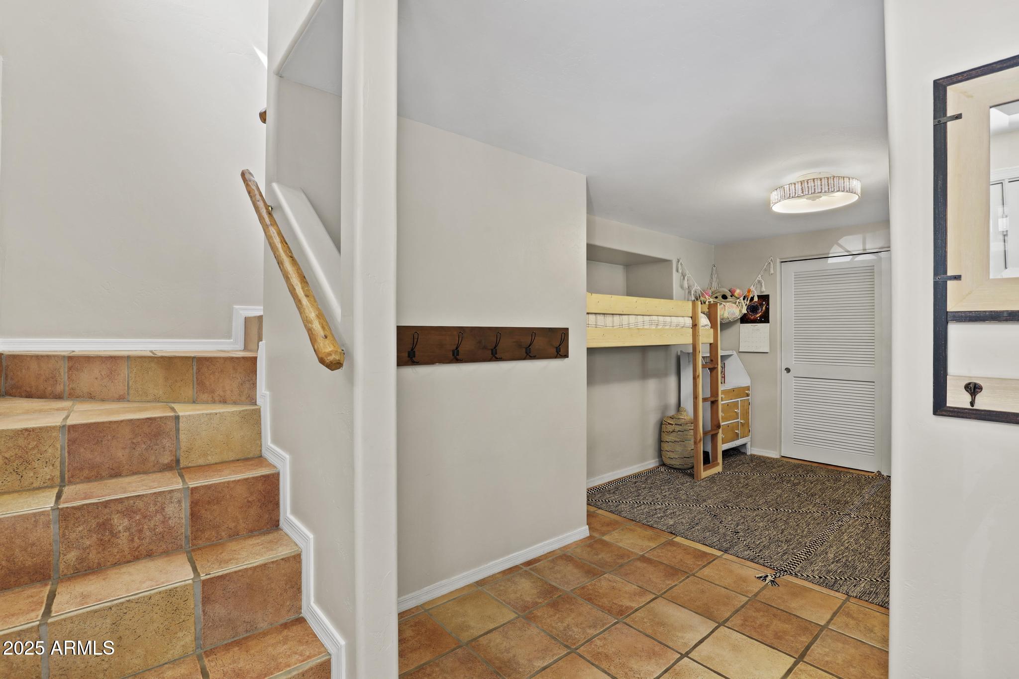 511 North Hemlock Circle Payson, AZ 85541 - Photo 5 of 33 511 N Hemlock Circle Entry Alcove 2