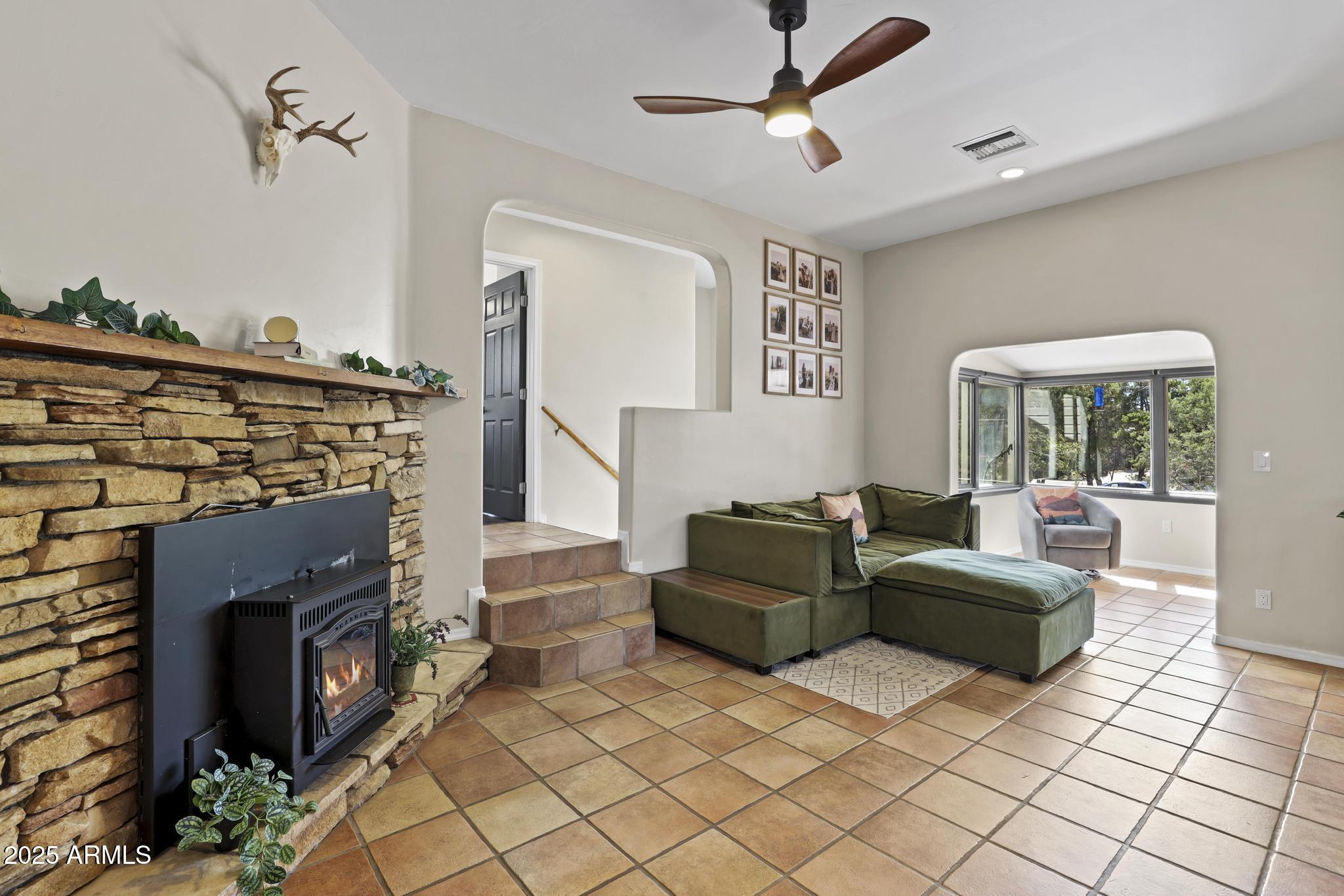 511 North Hemlock Circle Payson, AZ 85541 - Photo 7 of 33 511 N Hemlock Circle Great Room