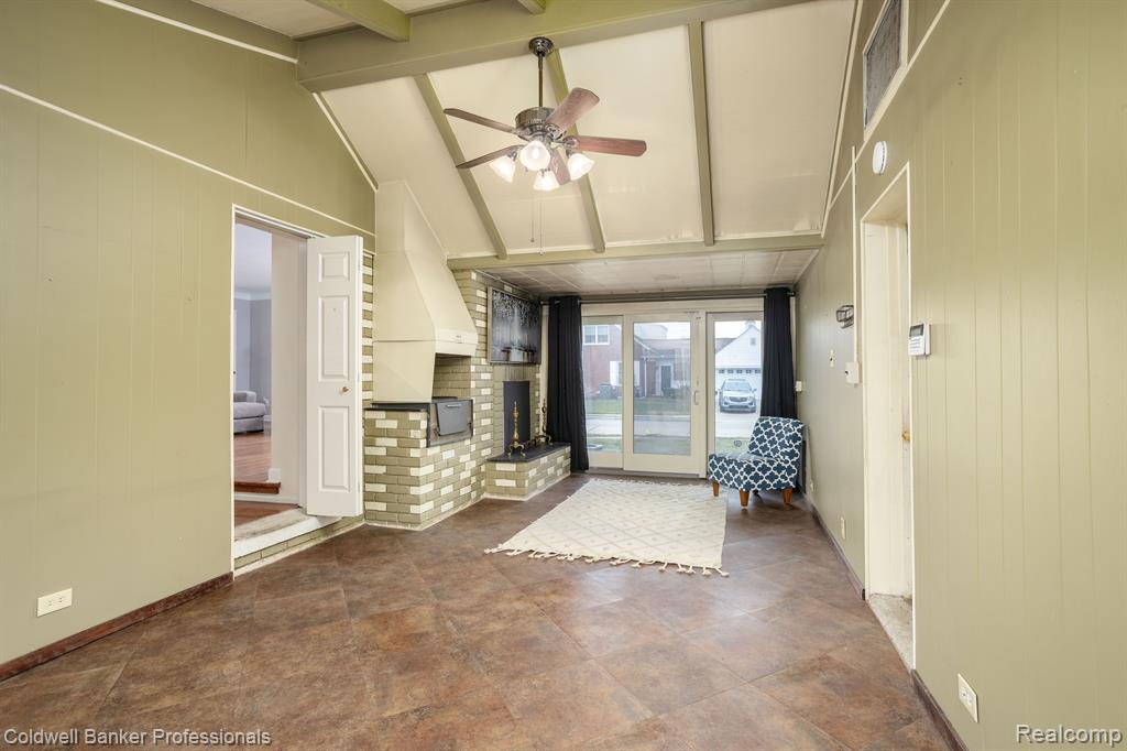 1485 Fairholme Road Grosse Pointe Woods, MI 48236 - Photo 13 of 40