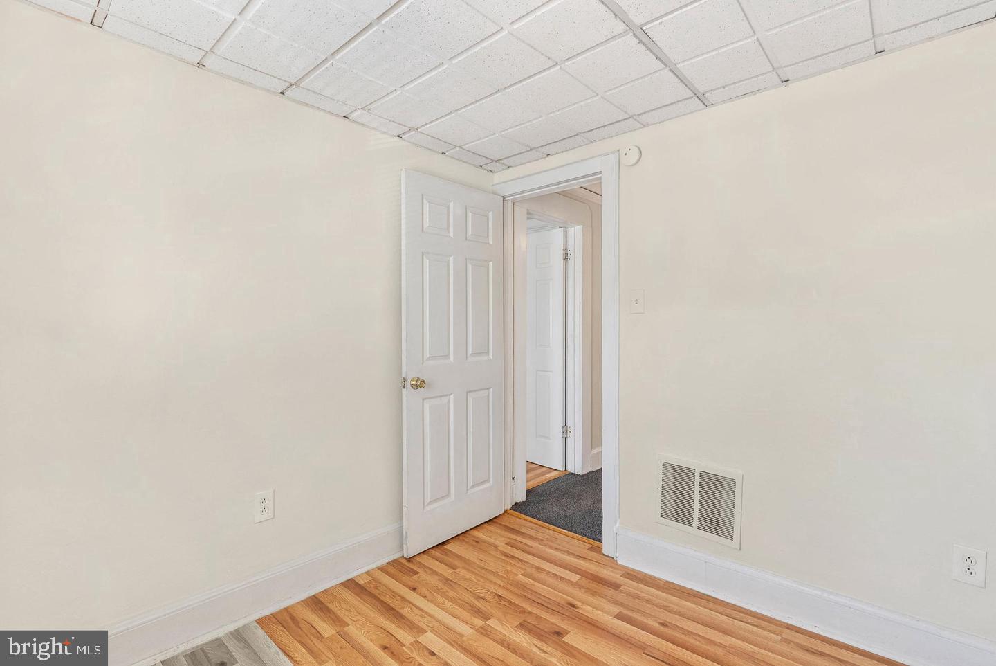 2788 North Constitution Road Camden, NJ 08104 - Photo 11 of 20 Bright and airy entryway awaits you.