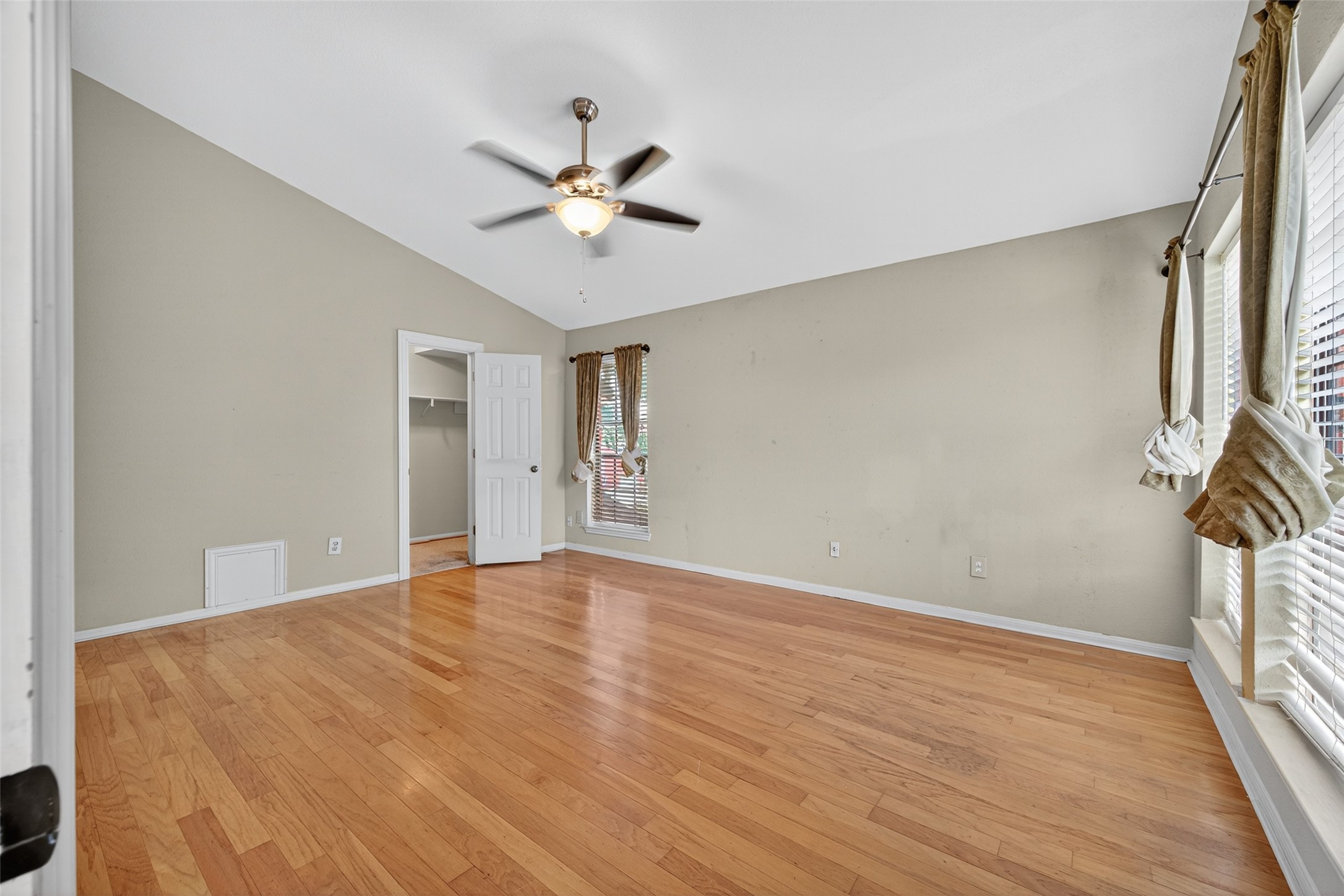 2211 South Kirkwood Road, Unit 49 Houston, TX 77077 - Photo 23 of 34 a view of an empty room with a window
