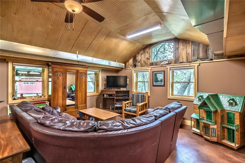 381 Fanker Road Harmony, PA 16037 - Photo 7 of 25 Gallery Image 7