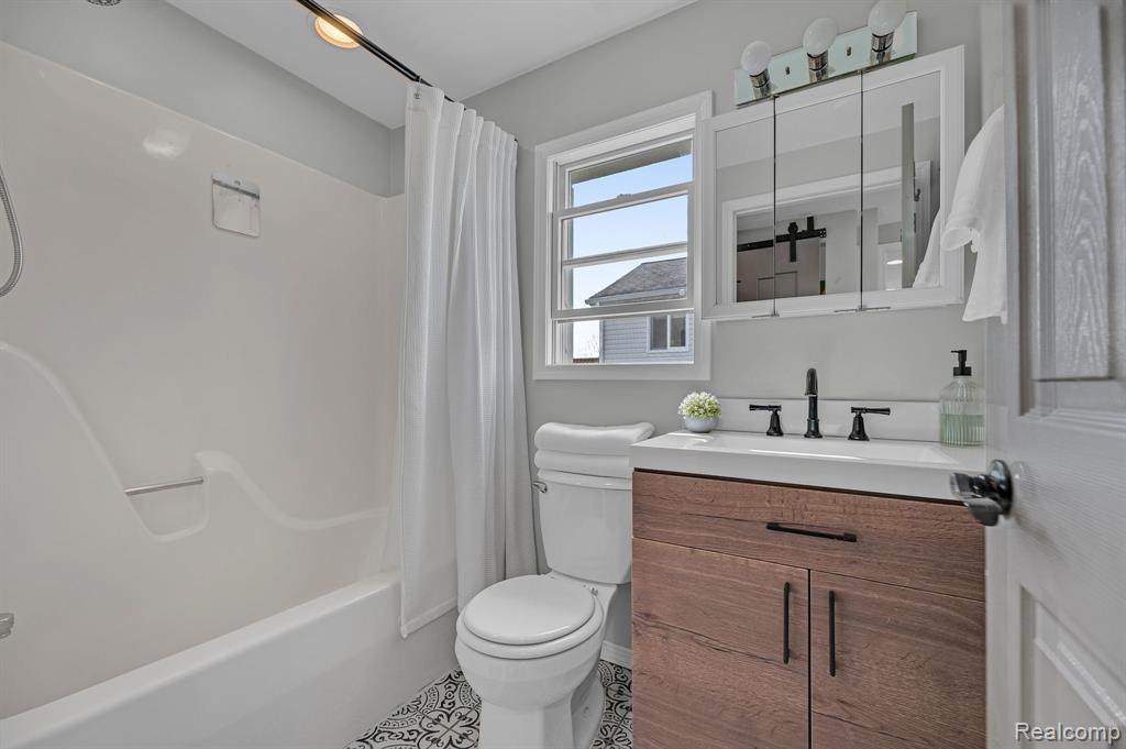 3615 Dearborn Avenue Rochester Hills, MI 48309 - Photo 12 of 14