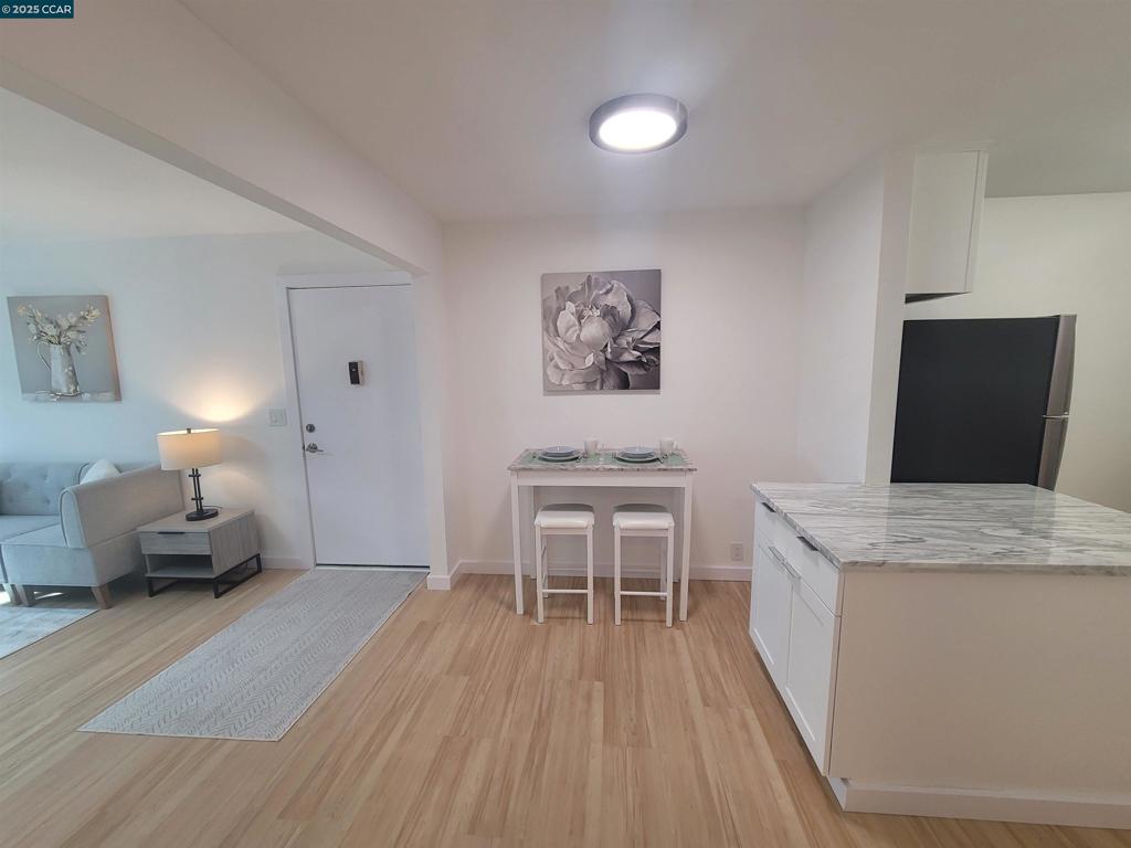 375-375 Camelback Road, Unit 23 Pleasant Hill, CA 94523 - Photo 20 of 42