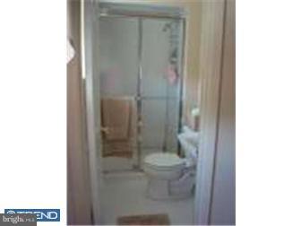 7321 Hiola Road Philadelphia, PA 19128 - Photo 8 of 11 Bathroom