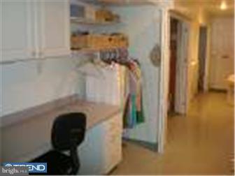 7321 Hiola Road Philadelphia, PA 19128 - Photo 10 of 11 Laundry Room