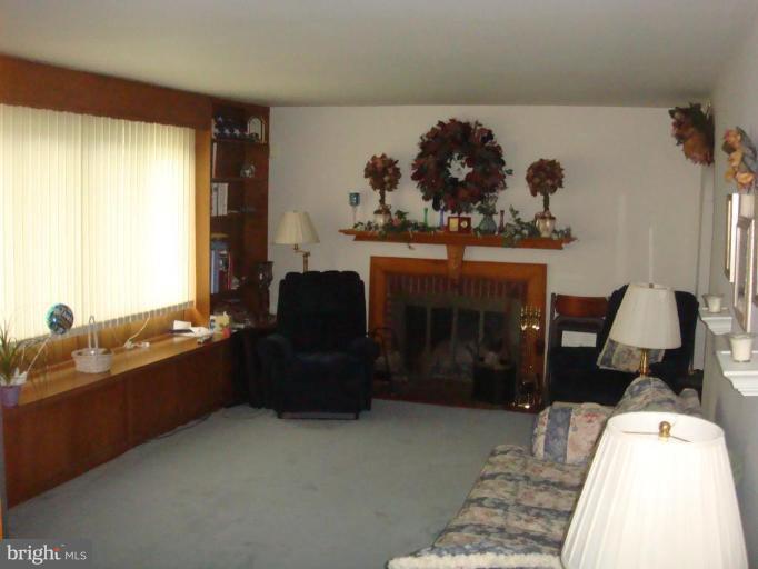 8420 Allison Lane Rosedale, MD 21237 - Photo 15 of 16 Living Room #2