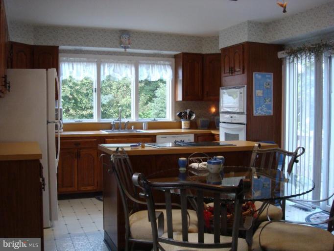 8420 Allison Lane Rosedale, MD 21237 - Photo 8 of 16 Kitchen