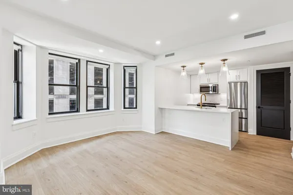 $2,900 | 135 South 19th Street, Unit 309, Philadelphia, PA 19103