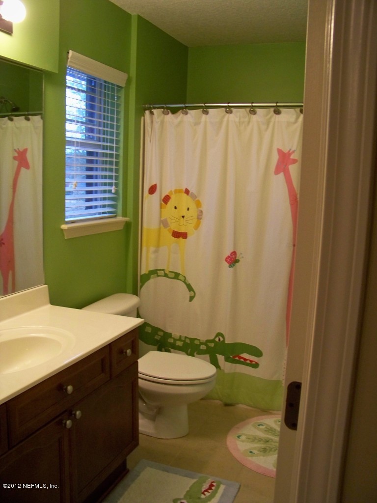 1079 Morning Stroll Lane Jacksonville, FL 32221 - Photo 4 of 27 bathroom 2