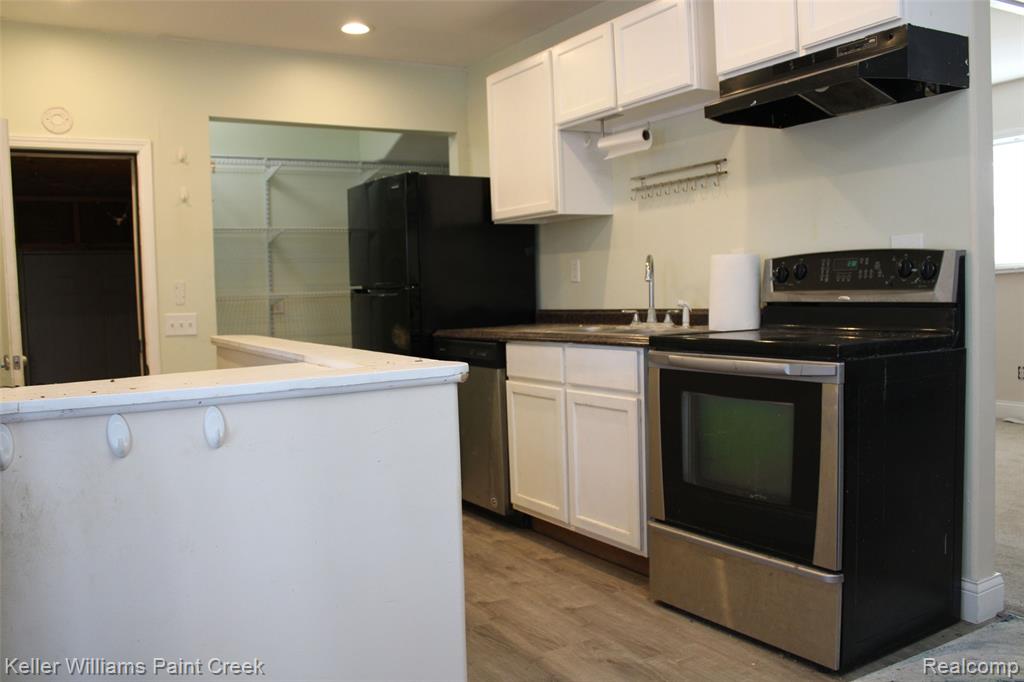 4206 North Linden Road Flint, MI 48504 - Photo 3 of 8