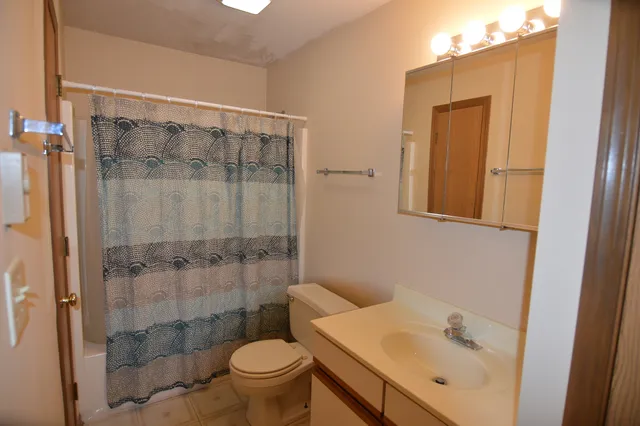 $1,395 | 4408 West Shamrock Lane, Unit 2F, McHenry, IL 60050