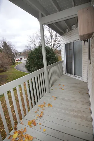 $1,395 | 4408 West Shamrock Lane, Unit 2F, McHenry, IL 60050