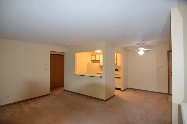 $1,395 | 4408 West Shamrock Lane, Unit 2F, McHenry, IL 60050