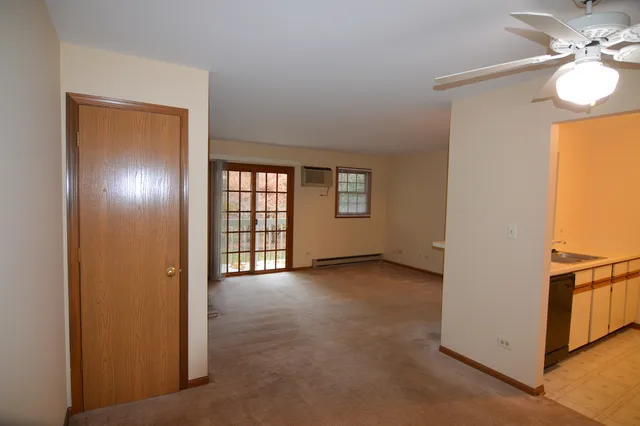 $1,395 | 4408 West Shamrock Lane, Unit 2F, McHenry, IL 60050