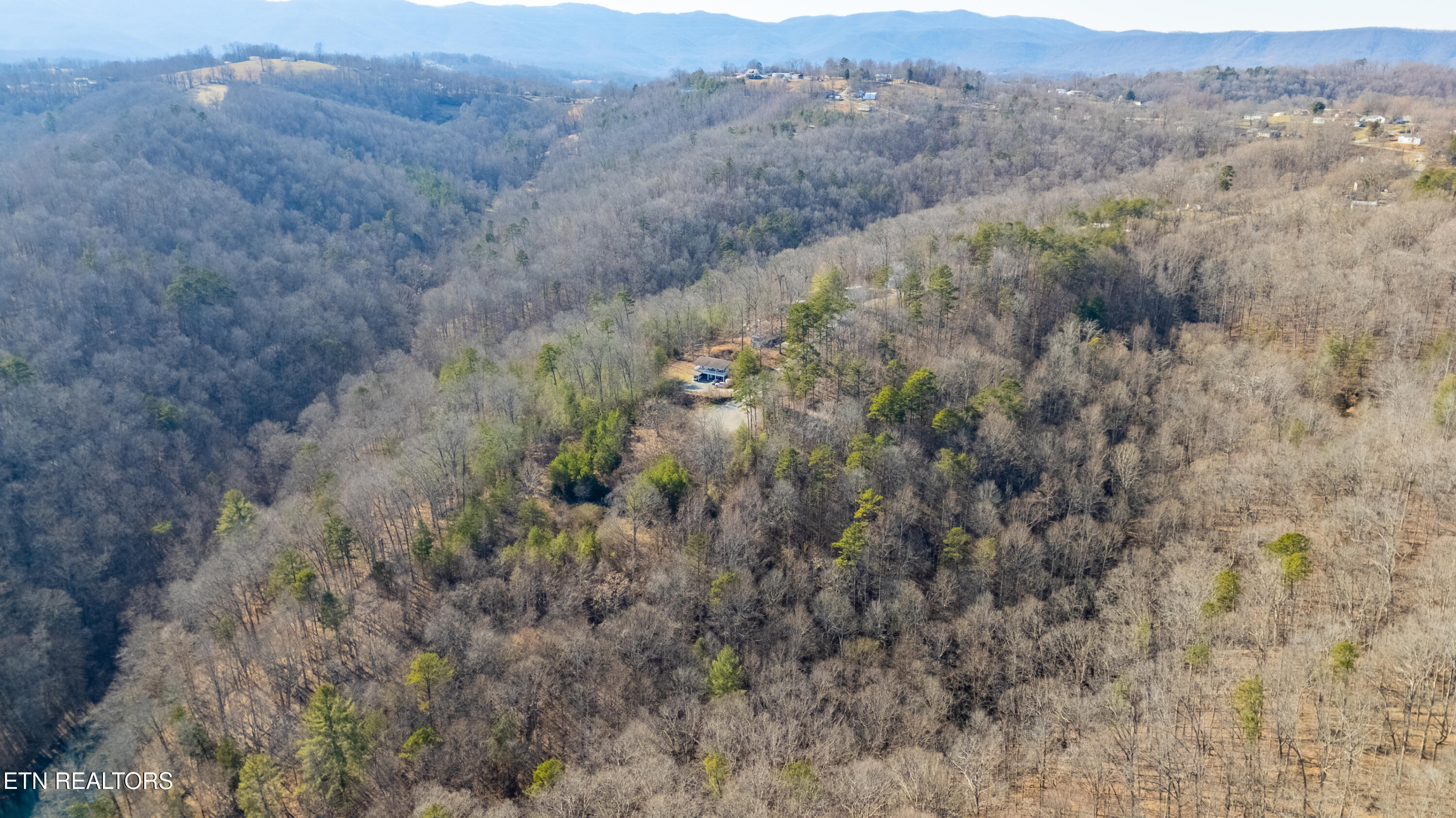 3 Chapman Lane Jacksboro, TN 37757 - Photo 12 of 13 DJI_20250217153021_0047_D-HDR