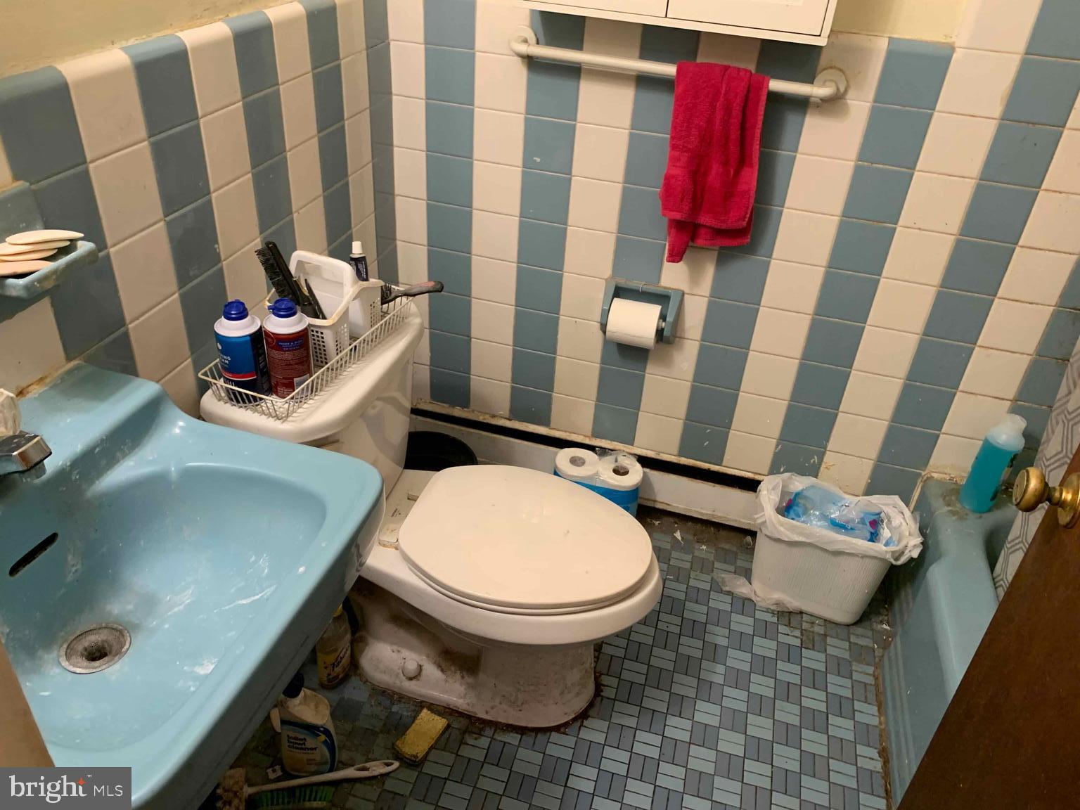 763 Burmont Road Drexel Hill, PA 19026 - Photo 13 of 20 1st fl bathroom