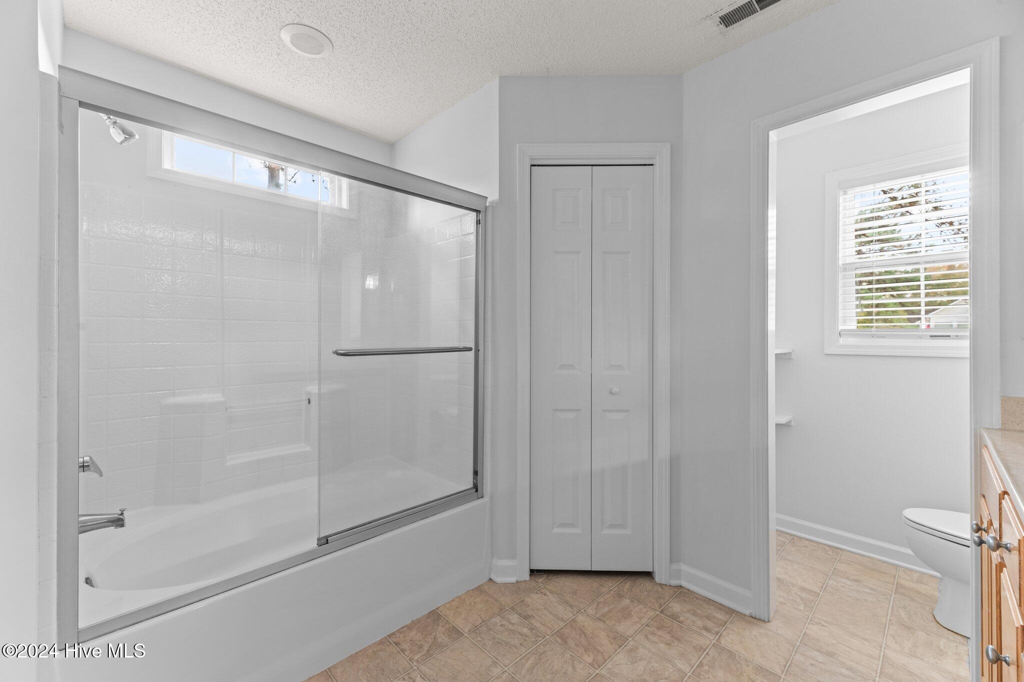 101 Holly Berry Road New Bern, NC 28560 - Photo 19 of 47 Principle bath