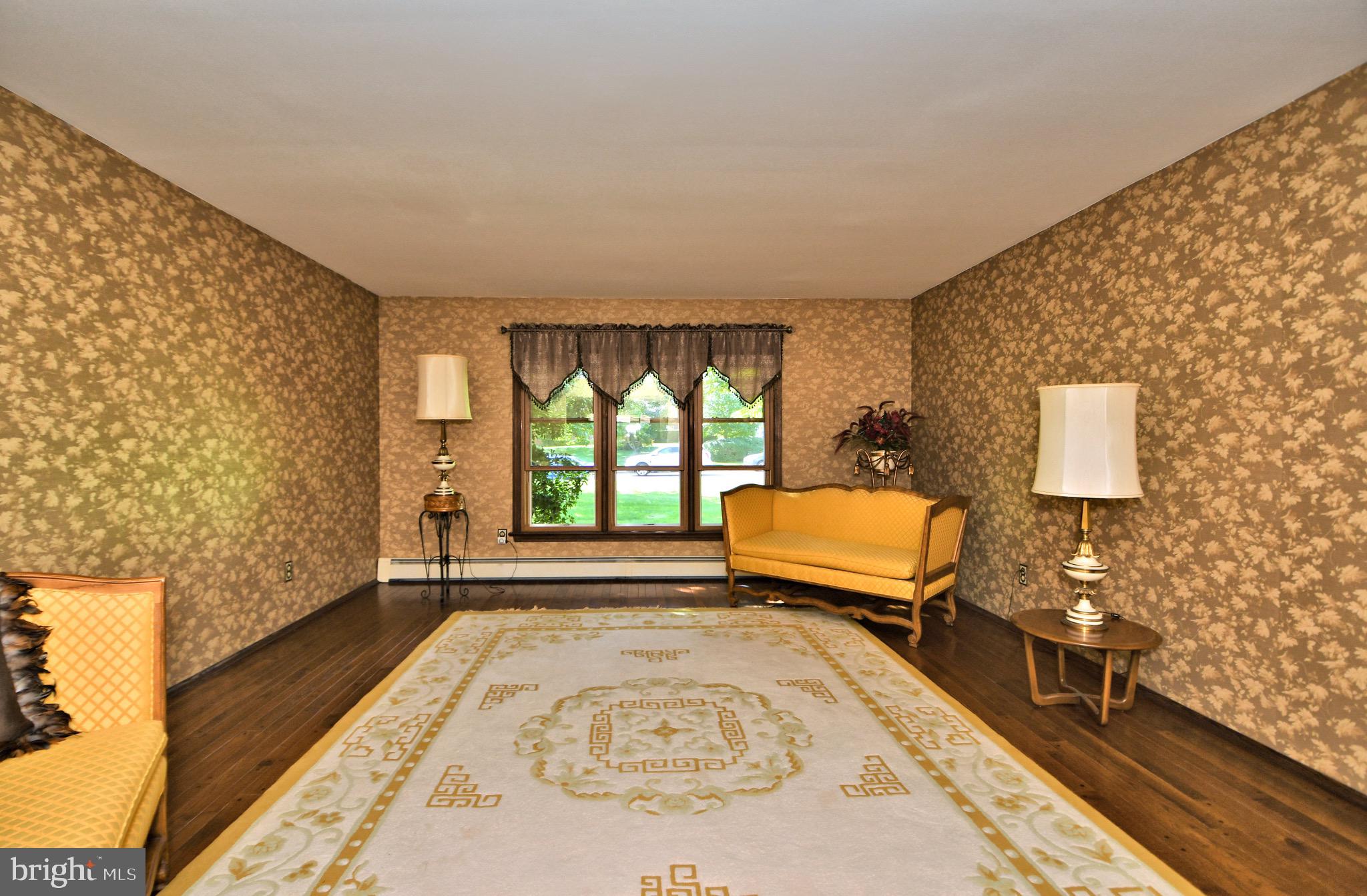 30 Deerpath Road Chalfont, PA 18914 - Photo 18 of 53 Living Room