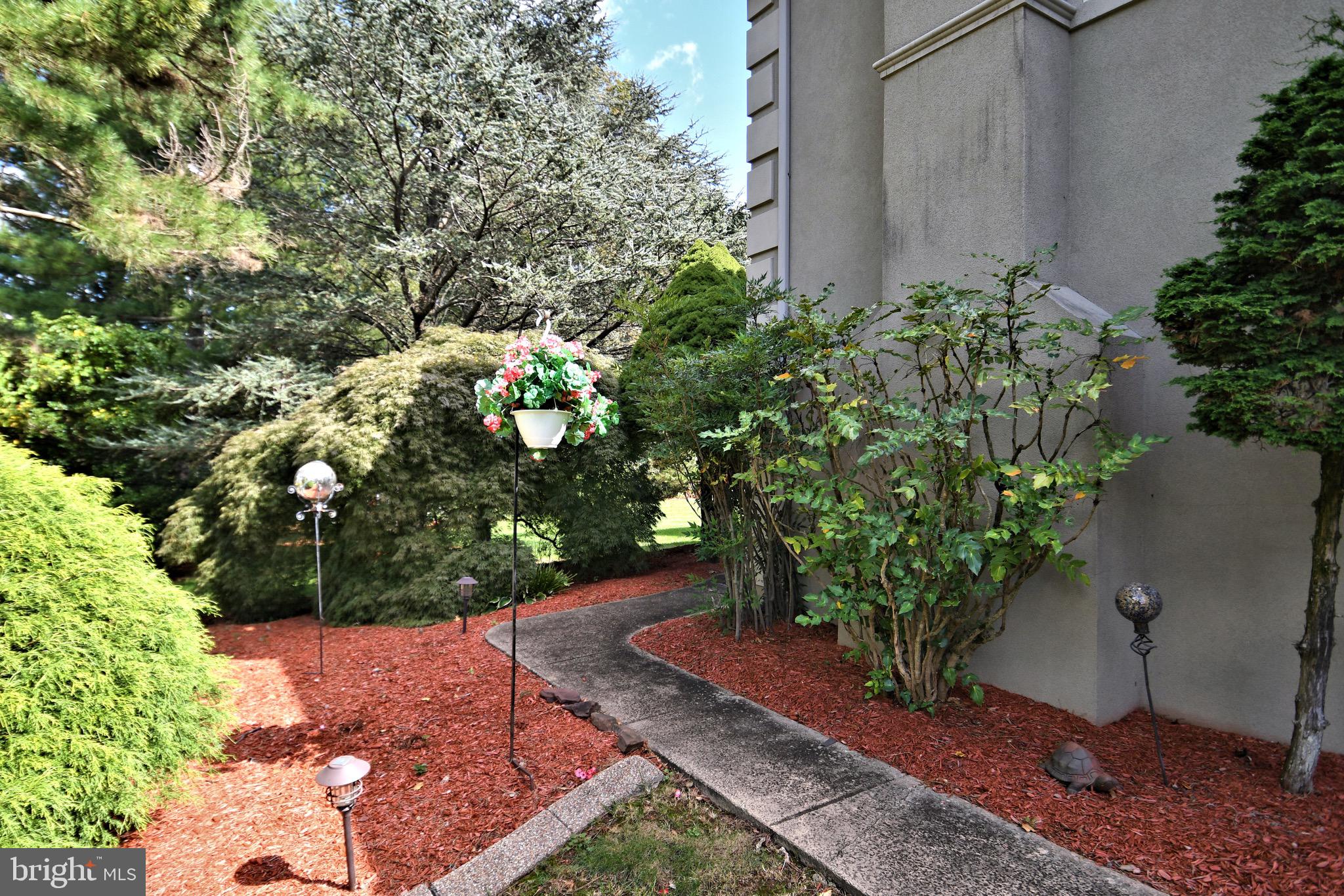 30 Deerpath Road Chalfont, PA 18914 - Photo 40 of 53 Side yard