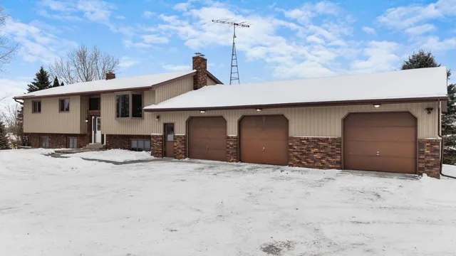 $479,900 | W9158 Horse Shoe Road, Beaver Dam, WI 53916