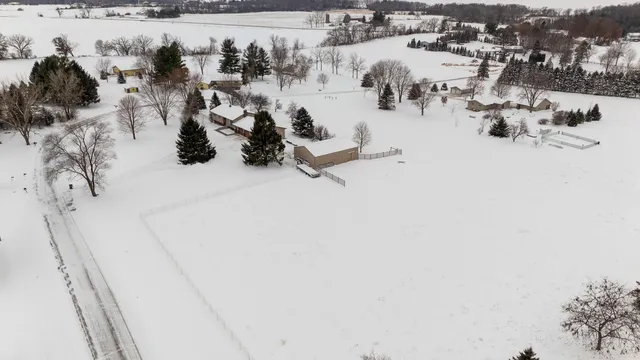 $479,900 | W9158 Horse Shoe Road, Beaver Dam, WI 53916