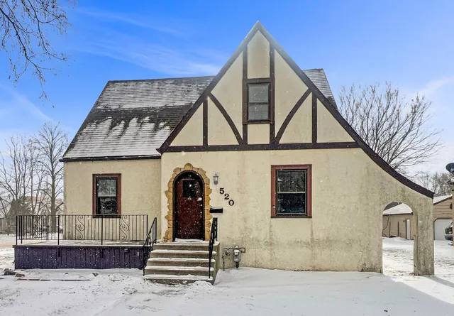 $149,900 | 520 East Blue Earth Avenue, Fairmont, MN 56031