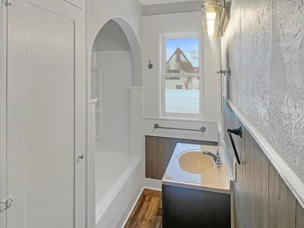 $139,900 | 520 East Blue Earth Avenue, Fairmont, MN 56031