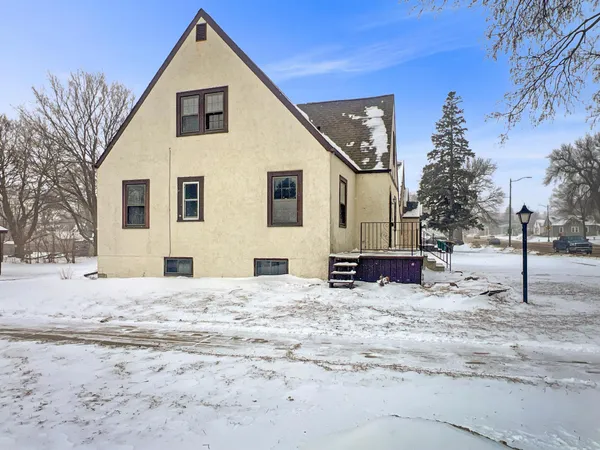 $139,900 | 520 East Blue Earth Avenue, Fairmont, MN 56031