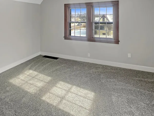 $139,900 | 520 East Blue Earth Avenue, Fairmont, MN 56031