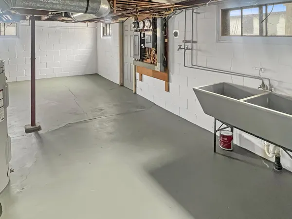 $139,900 | 520 East Blue Earth Avenue, Fairmont, MN 56031