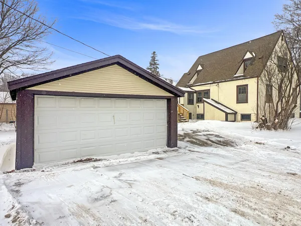 $139,900 | 520 East Blue Earth Avenue, Fairmont, MN 56031