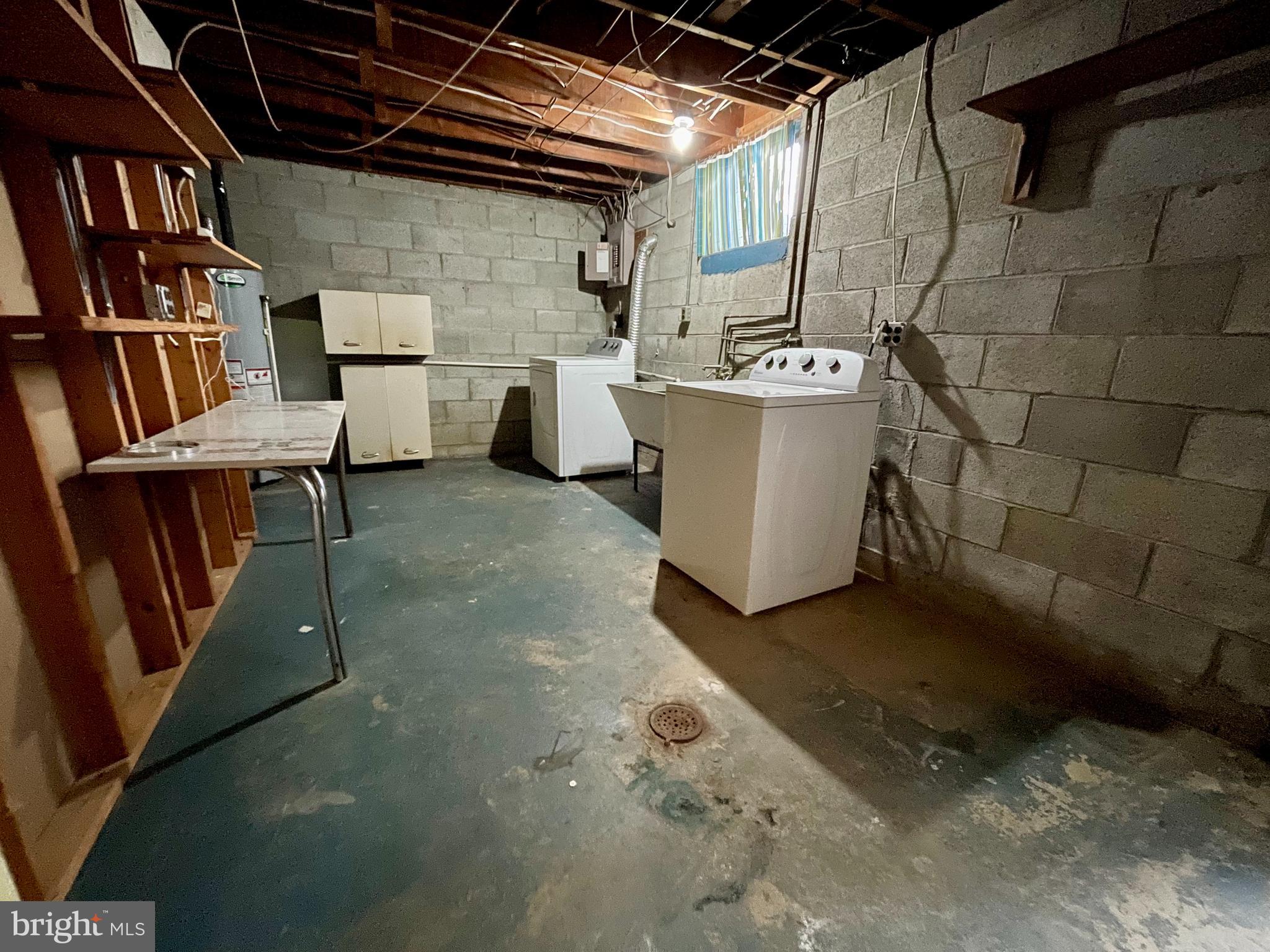 1136 Union Street Lancaster, PA 17603 - Photo 21 of 24 a utility room with dryer and washer