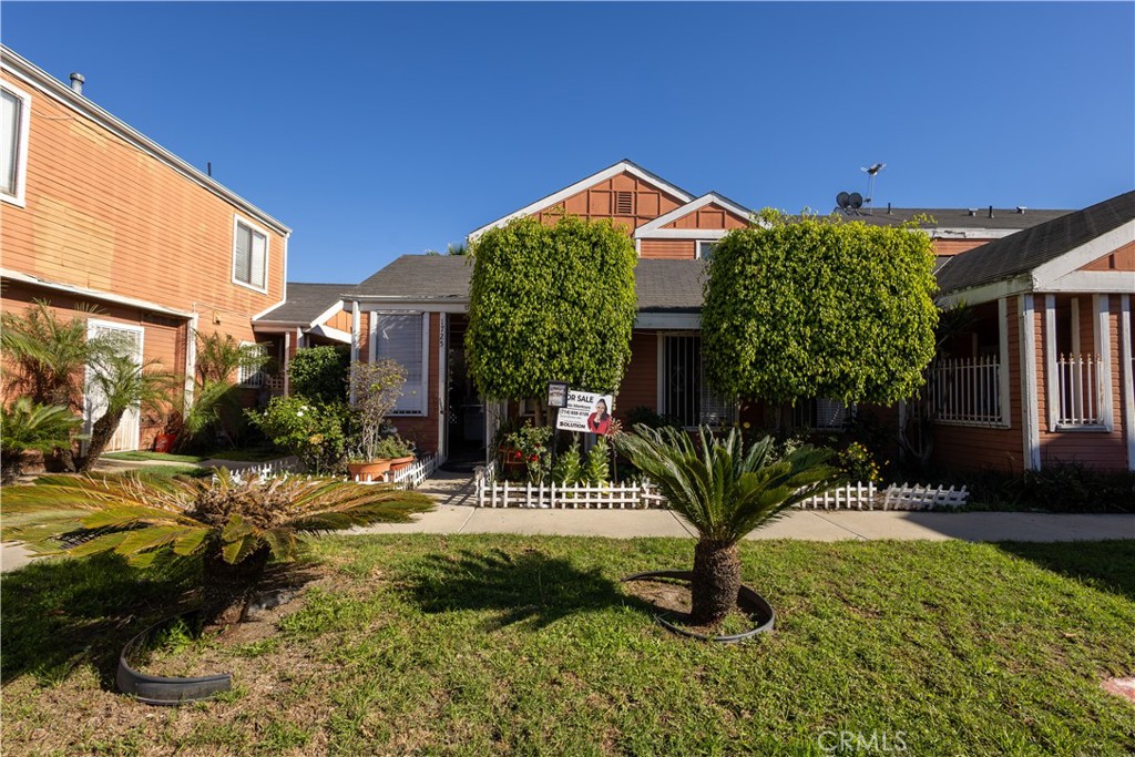 1725 West 3rd Street, Unit 1 Santa Ana, CA 92703 - Photo 2 of 25