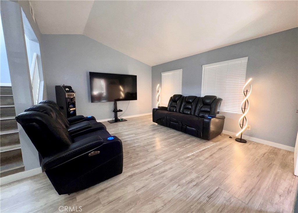 1725 West 3rd Street, Unit 1 Santa Ana, CA 92703 - Photo 5 of 25