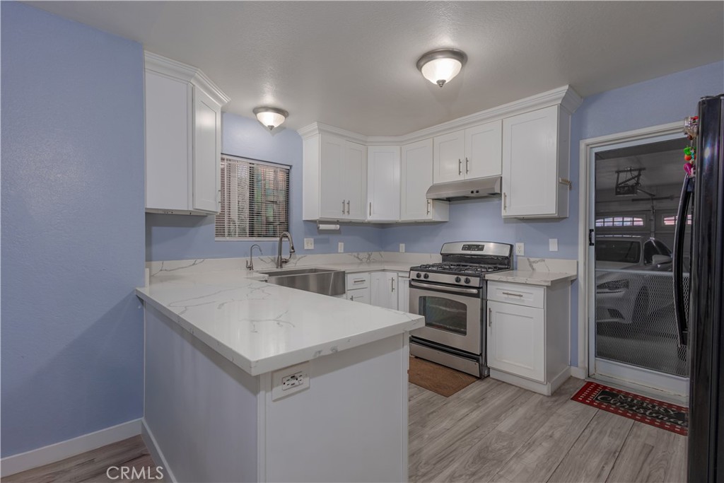 1725 West 3rd Street, Unit 1 Santa Ana, CA 92703 - Photo 7 of 25