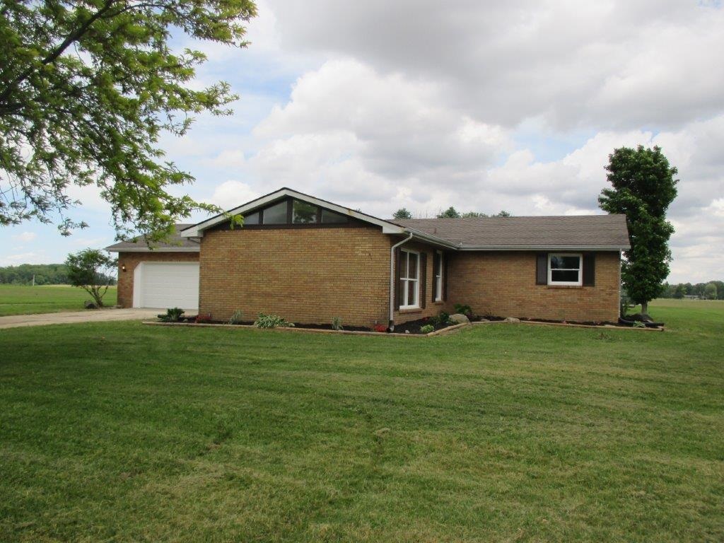 140 King Road Bremen, IN 46506 - Photo 2 of 20