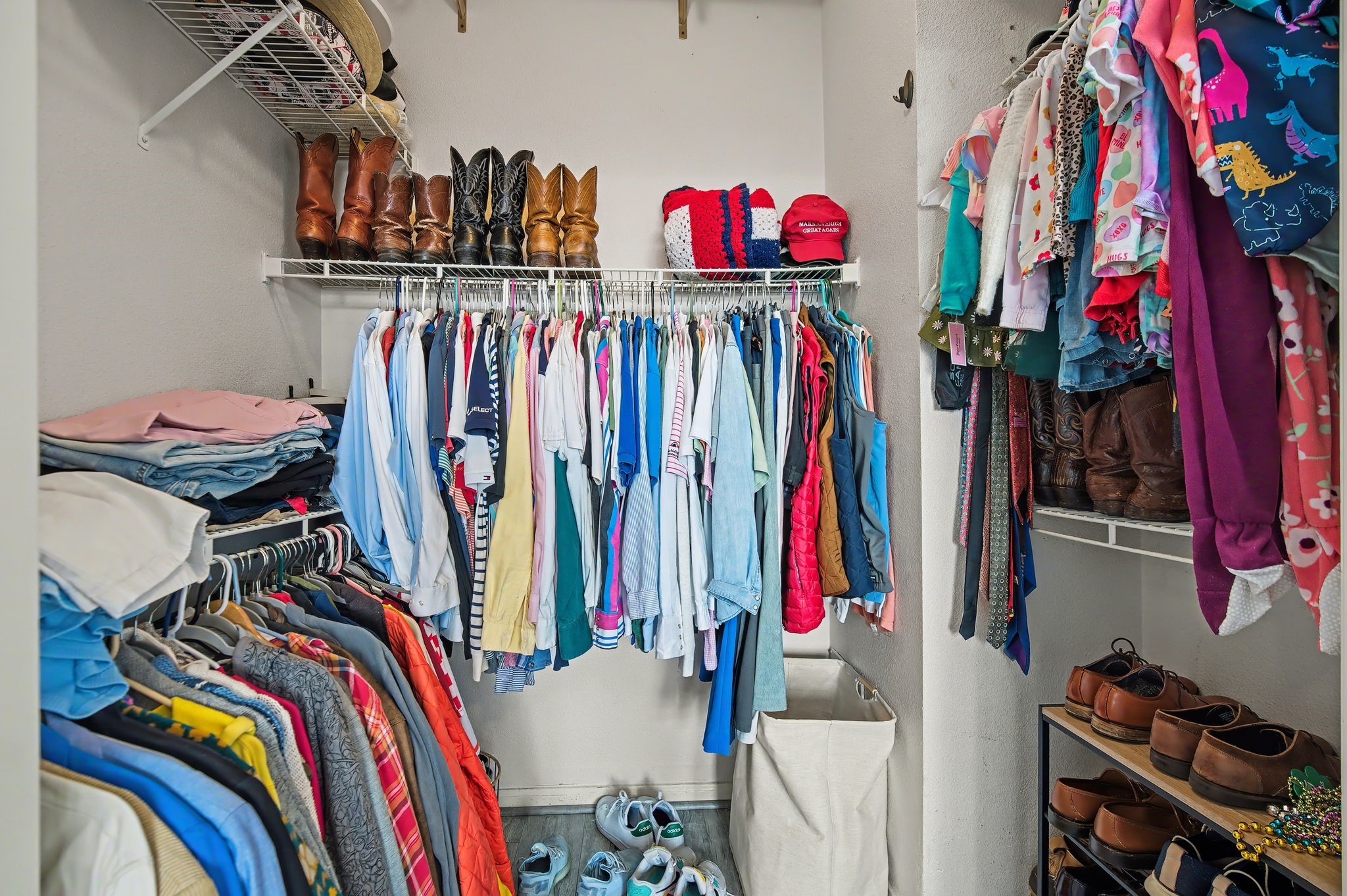 3231 Allen Parkway, Unit 2104 Houston, TX 77019 - Photo 8 of 14 Large walk-in closet with generous storage.