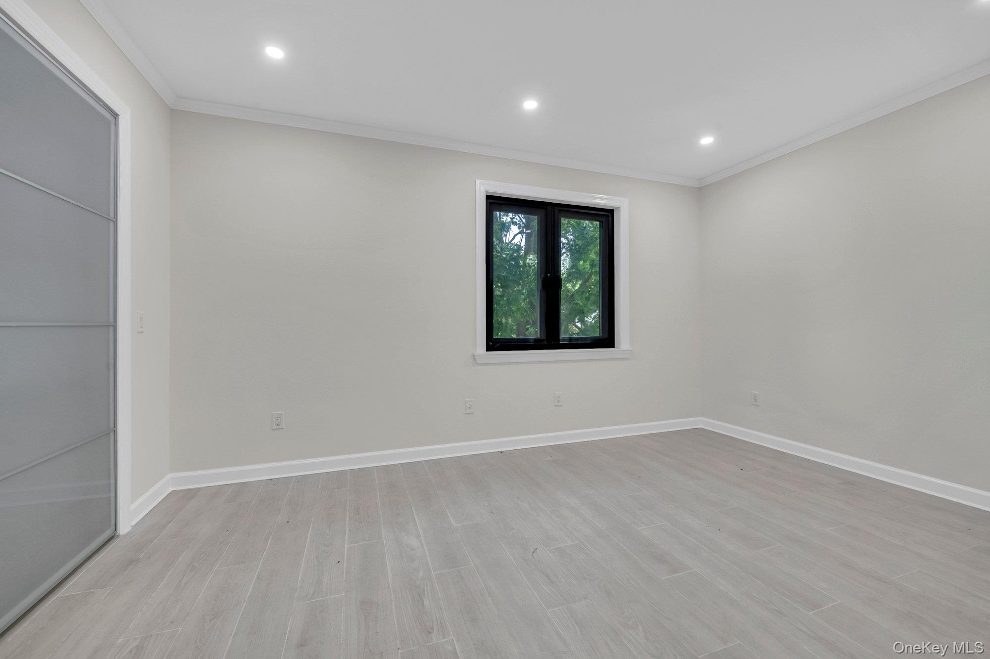 164-28 77th Road Queens, NY 11366 - Photo 5 of 16