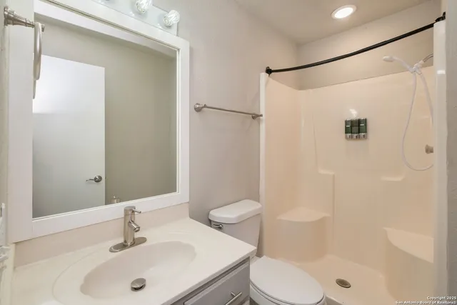 $369,000 | 306 Dietert Lane, Unit 103 & 104, Canyon Lake, TX 78133