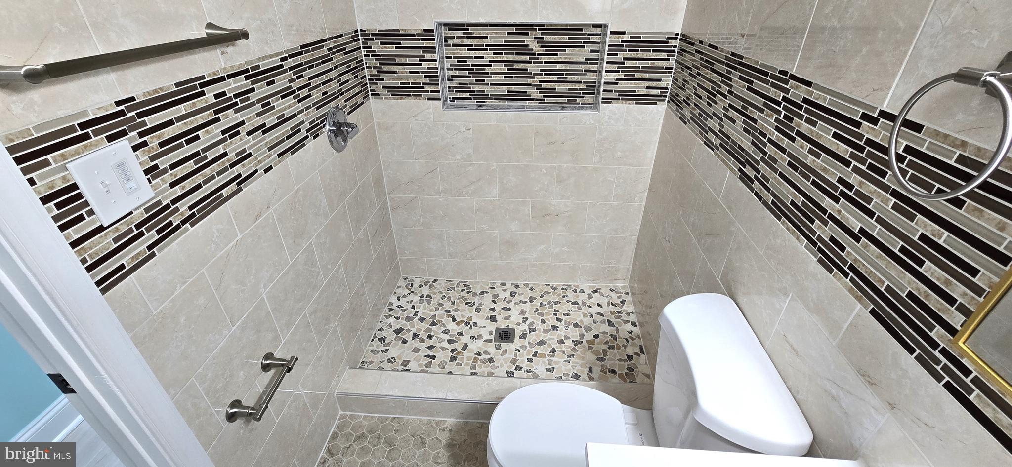 5528 Bucknell Road Baltimore, MD 21206 - Photo 35 of 60 Bathroom 2