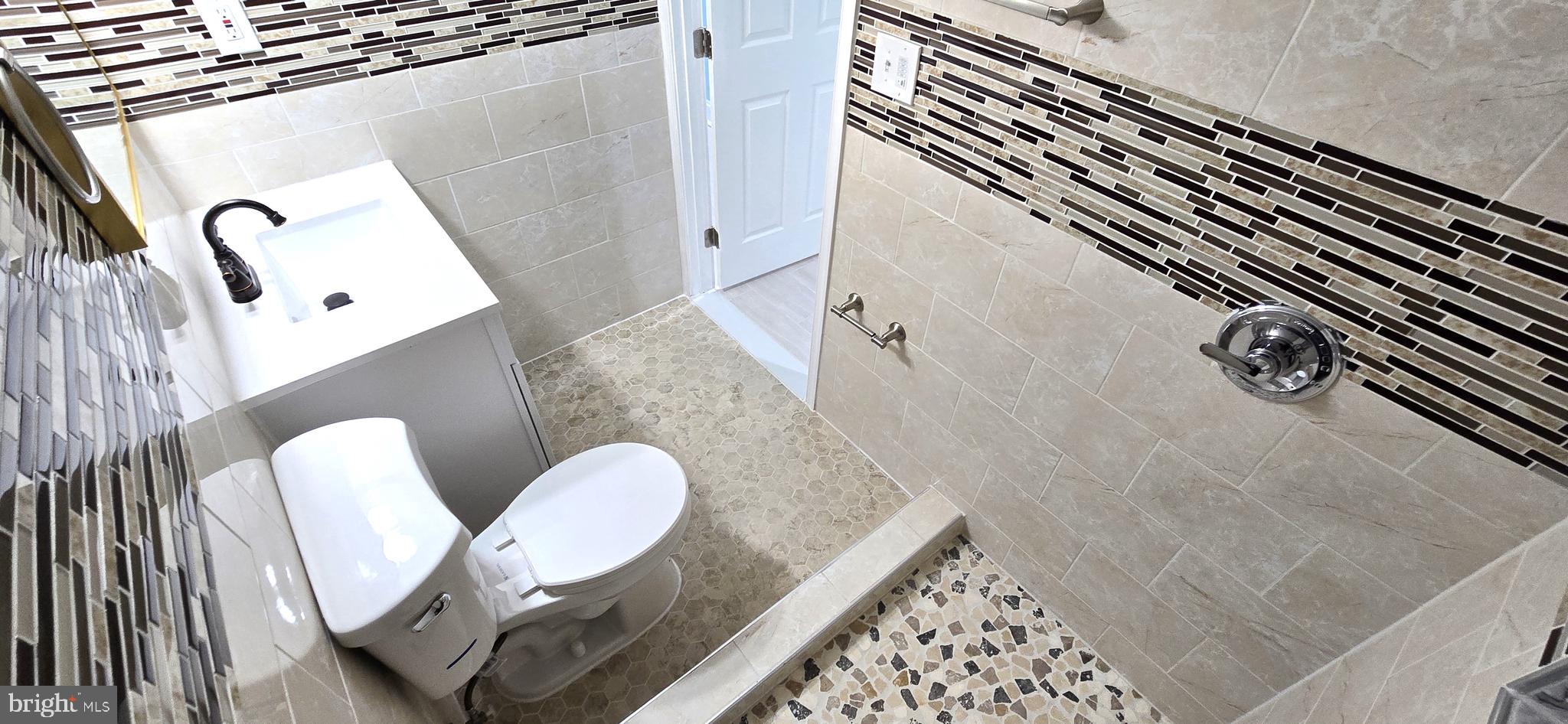 5528 Bucknell Road Baltimore, MD 21206 - Photo 37 of 60 Bathroom 2