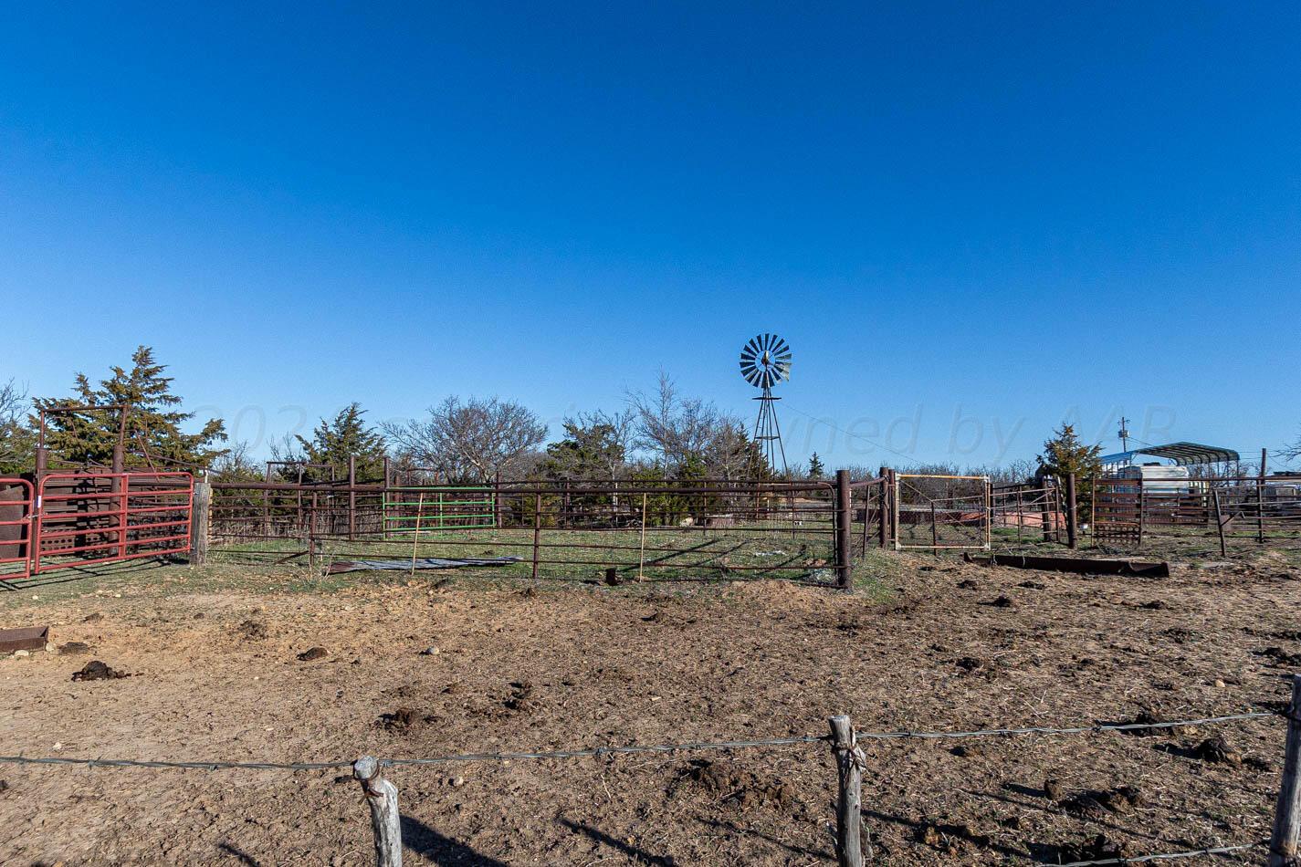 6643 Co Rd 7 Shamrock, TX 79079 - Photo 10 of 55 a view of outdoor space with outdoor space
